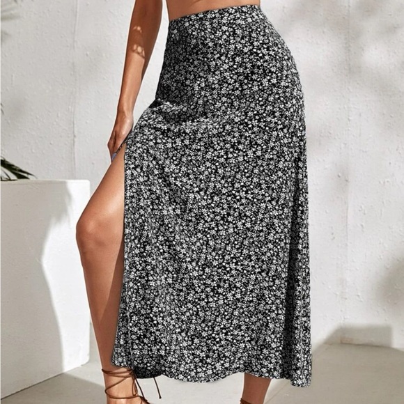 NWOT Ditsy High Waist Floral Split Skirt - Picture 4 of 5